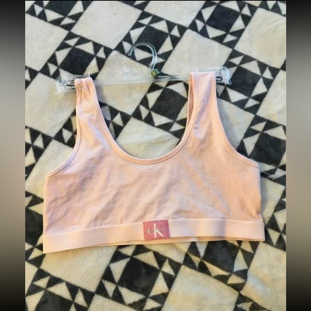 Calvin Klein Sports Bra NWOT ⭐️